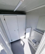 3 m PREMIUM Toilettencontainer – Doppelkabine für Damen und Herren